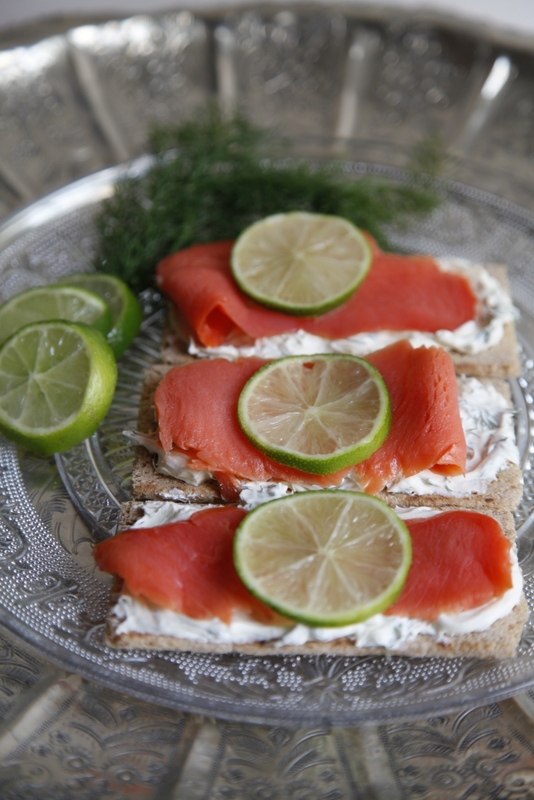 pici-e-castagne-tartine-di-salmone