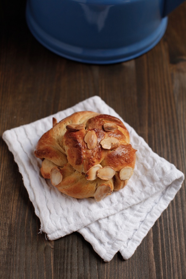 pici-e-castagne-almond-twists