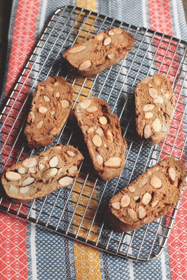 pici-e-castagne-biscotti-mandorle