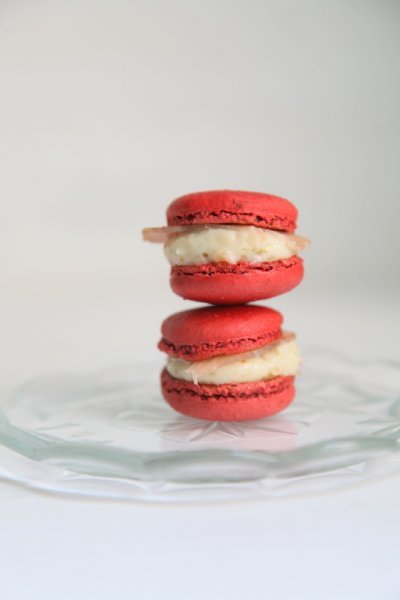 pici-e-castagne-macarons-al-mirto-con-mousse-di-fichi-e-prosciutto-4