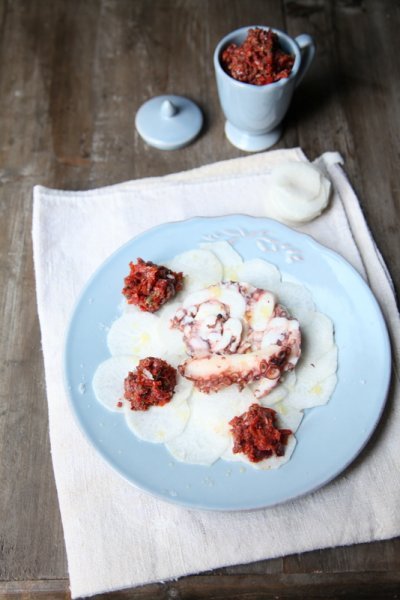 pici-e-castagne-carpaccio-di-polpo-e-daykon-con-pate-di-pomodori-secchi-2