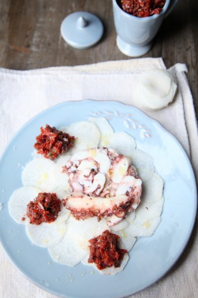 pici-e-castagne-carpaccio-di-polpo-e-daykon-con-pate-di-pomodori-secchi-3