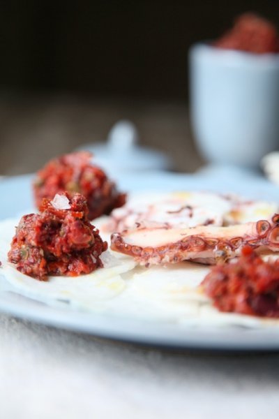 pici-e-castagne-carpaccio-di-polpo-e-daykon-con-pate-di-pomodori-secchi-4