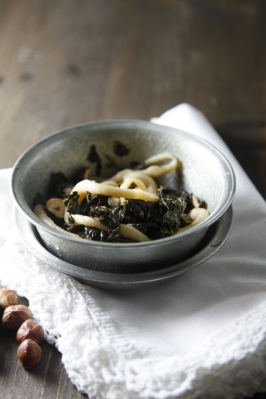 pici-e-castagne-pici-con-cavolo-nero-e-nocciole