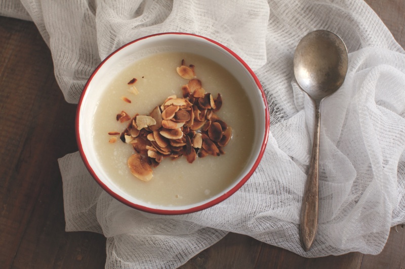 pici-e-castagne-zuppa-di-cavolfiore-e-mandorle