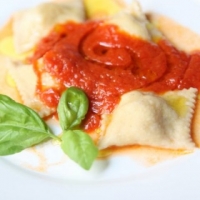 TORTELLI DI BUFALA CON VELLUTATA AL POMODORO 