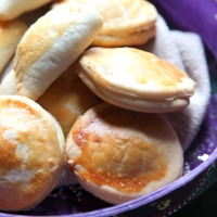 GRANNY' S SMALL POCKET FETA-CHEESE PIES