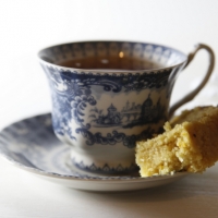 <span class="corsivo">The Perfect Bite </span> : : SEMOLINA, COCONUT AND MARMALADE CAKE