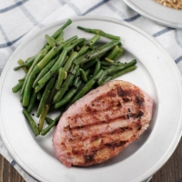 <span class="corsivo"> The Perfect Bite </span> : : HAMBURGER DI CONIGLIO CON FAGIOLINI ALLA SENAPE NERA