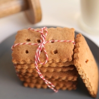 OLD FASHIONED GRAHAM CRACKERS 