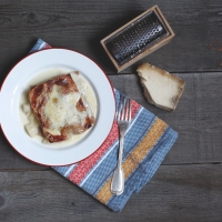  <span class="corsivo"> The Perfect Bite </span> : :   LASAGNA DI CASTAGNE CON FONDUTA DI CASTELMAGNO E PERE