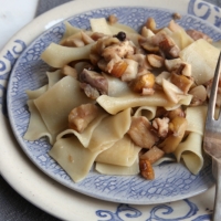 <span class="corsivo">Taste Of Tuscany </span> : :  LASAGNETTE CON FUNGHI, CASTAGNE E BACCHE DI GINEPRO