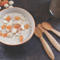 <span class="corsivo"> The Perfect Bite </span> : :  PORRIDGE CON ALBICOCCHE E NOCI MACADAMIA